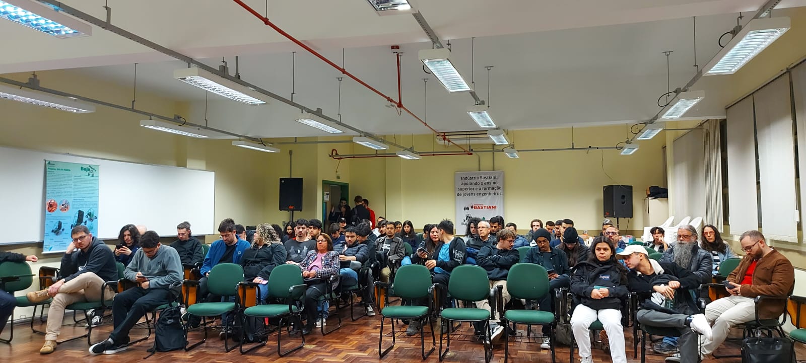 Registro fotográfico dos participantes do fórum