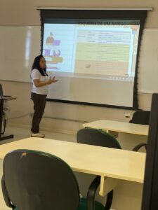 Oficina ministrada pela Profa. Dra. Cristine Schwanke